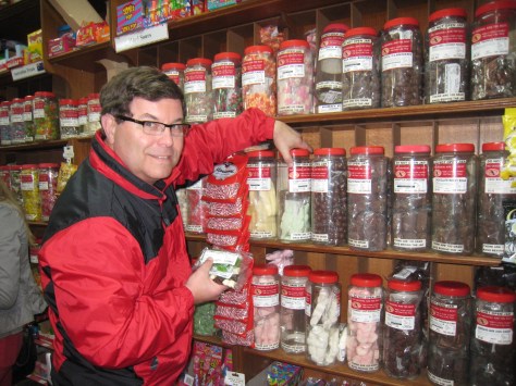 A rainy day detour put the kid in the candy shop of the mountain town Leura. This old-time store could have been the inspiration for the modern chain called Rocketfizz, with oodles of candy and lots of bubbly "pop" to drink.