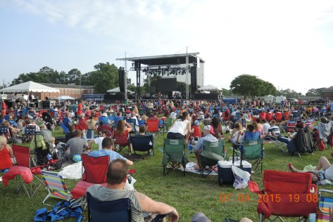 Crowd gathers for Camp Lejeune 4th of July.