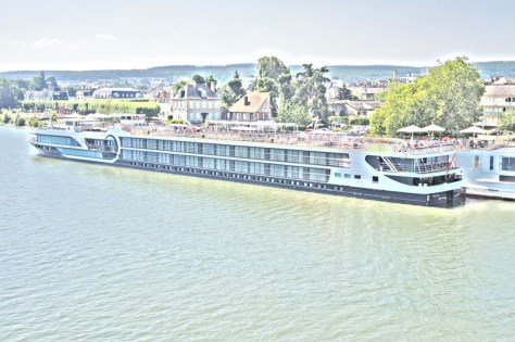 The Avalon Tapestry II seems to acquire an impression of Monet